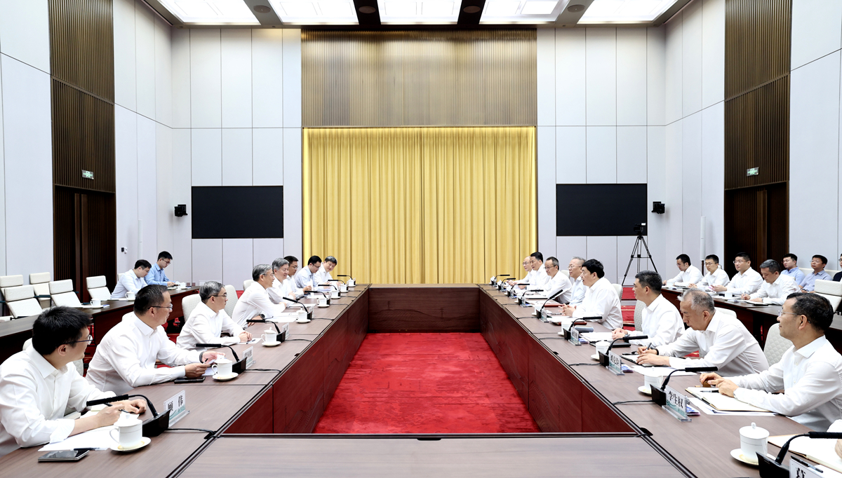 鄔小撐孫友宏率東南大學(xué)代表團(tuán)赴國(guó)家電網(wǎng)有限公司調(diào)研交流