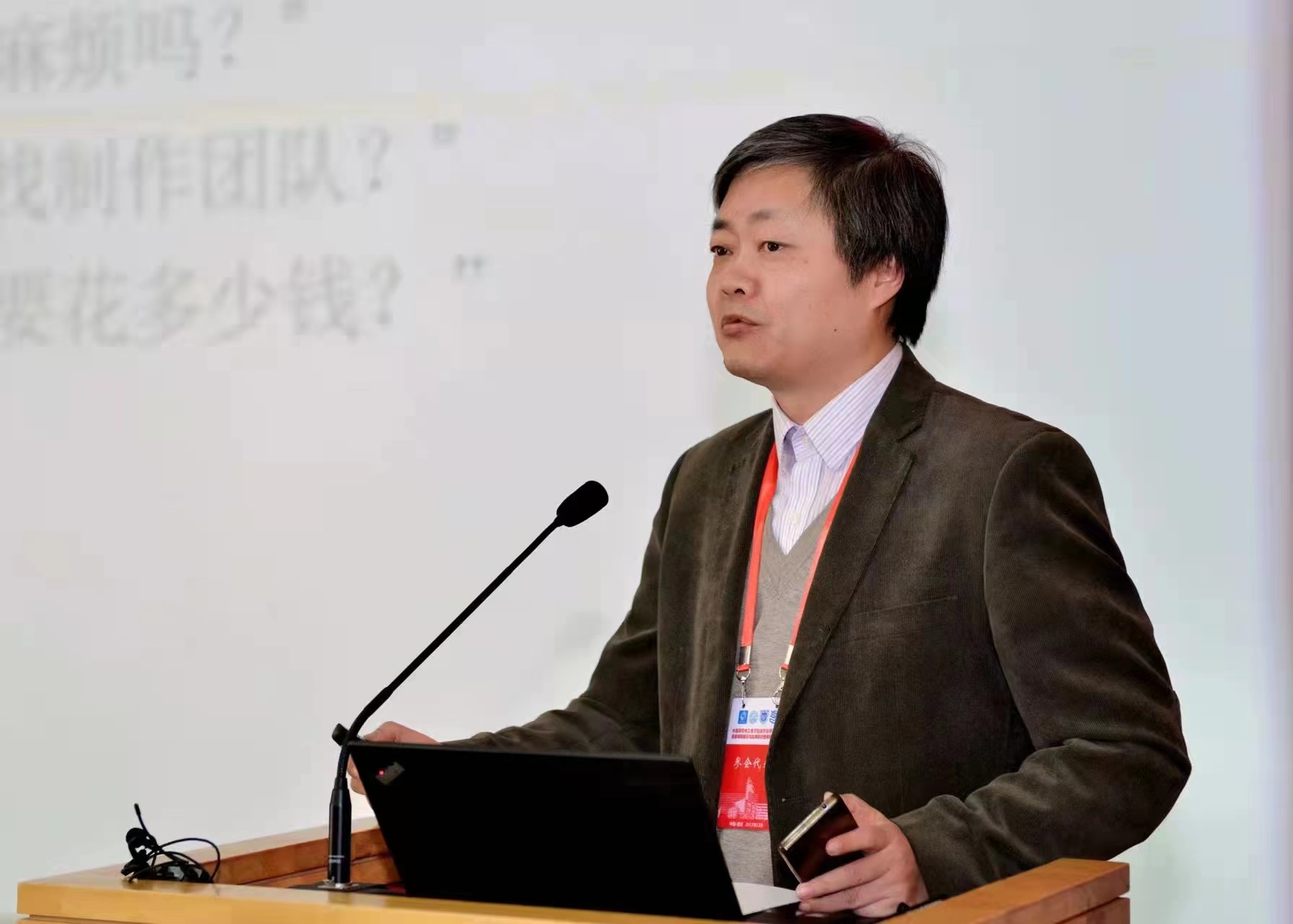 以你為鏡：平凡相伴里的微光——記東南大學杰出教學獎獲得者、信息科學與工程學院孟橋教授